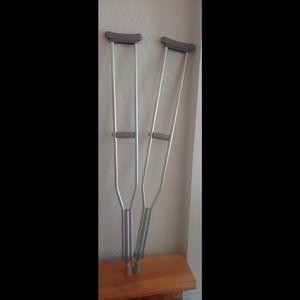 Crutches ⚕️ Clean (Like New) & Comfortable 💚